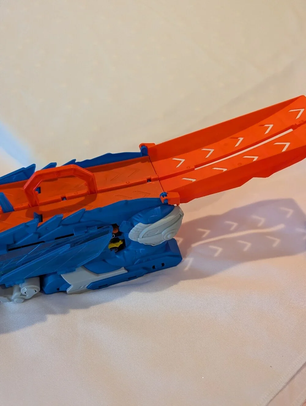 Dino Swallow Truck 2-in-1 Transforming Toy